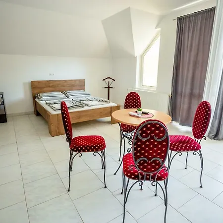 Apartment Teraszos Vendeghaz Keszthely
